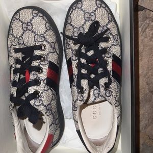 Gucci shoes